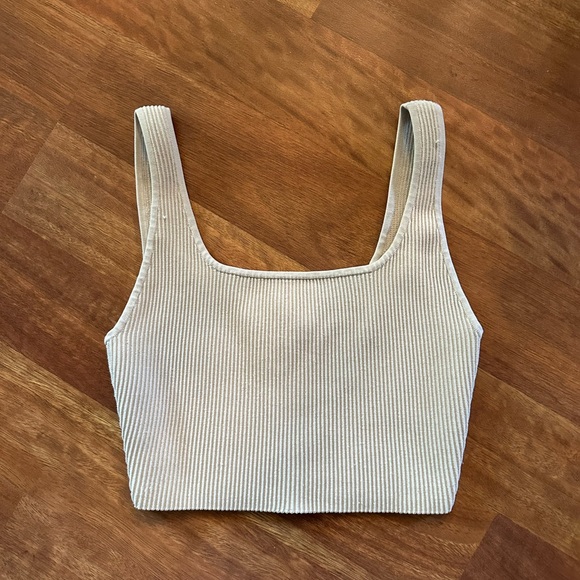 Babaton Aritzia Sculpt Knit Cream Tank - Picture 1 of 5